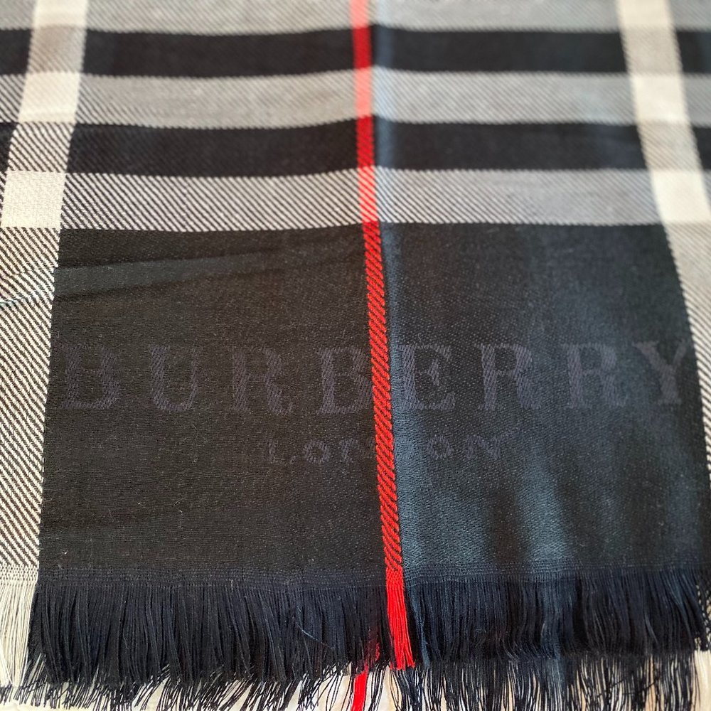 SALE! Cashmere Burberry scarf Large Black